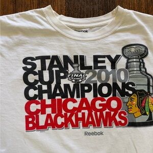 Men's Chicago Blackhawks T-Shirt White Spell-Out XL NHL 2010 Stanley Cup Hockey
